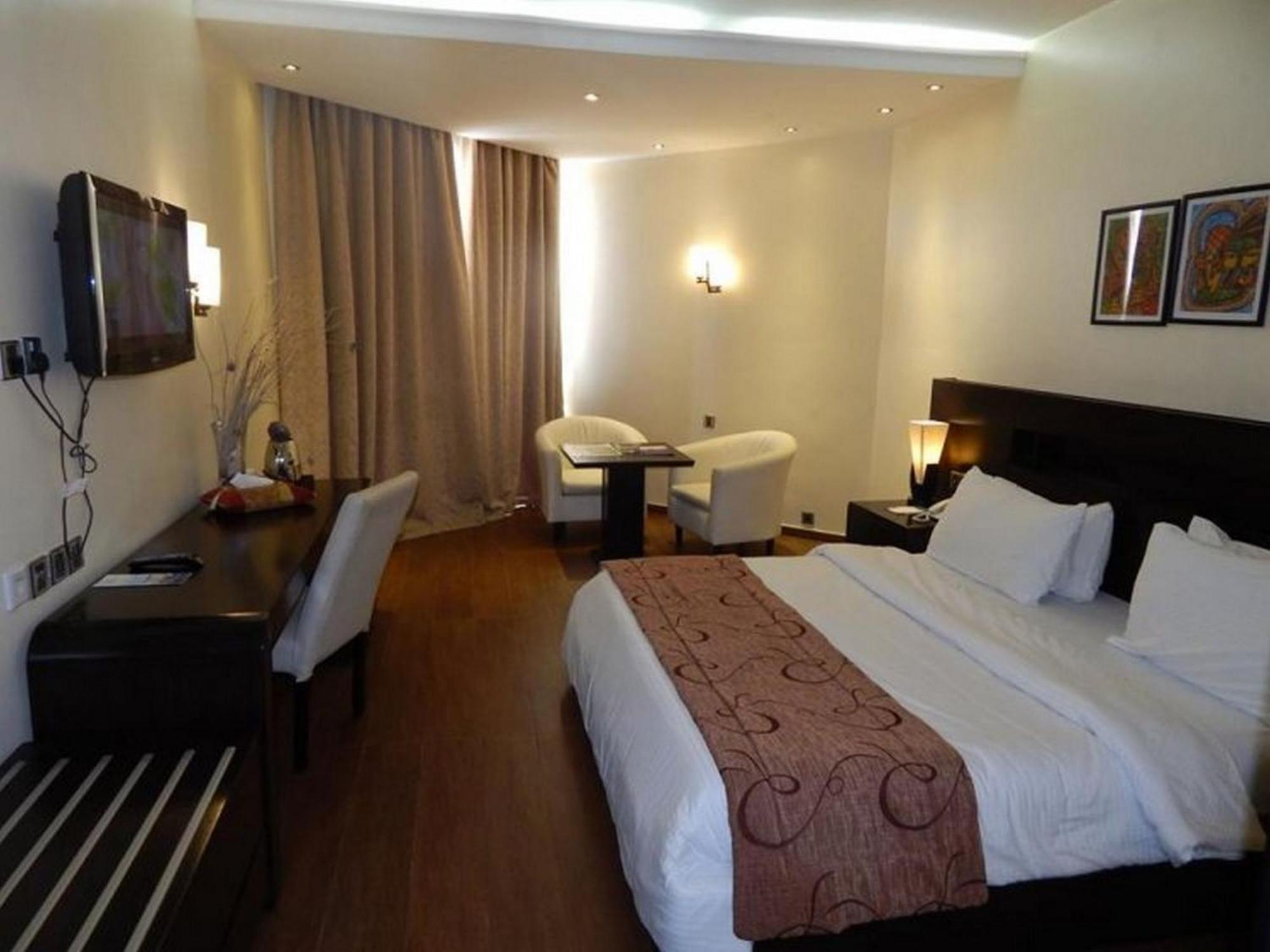 Room In Lodge - Hotel Presidential Port Harcourt Esterno foto