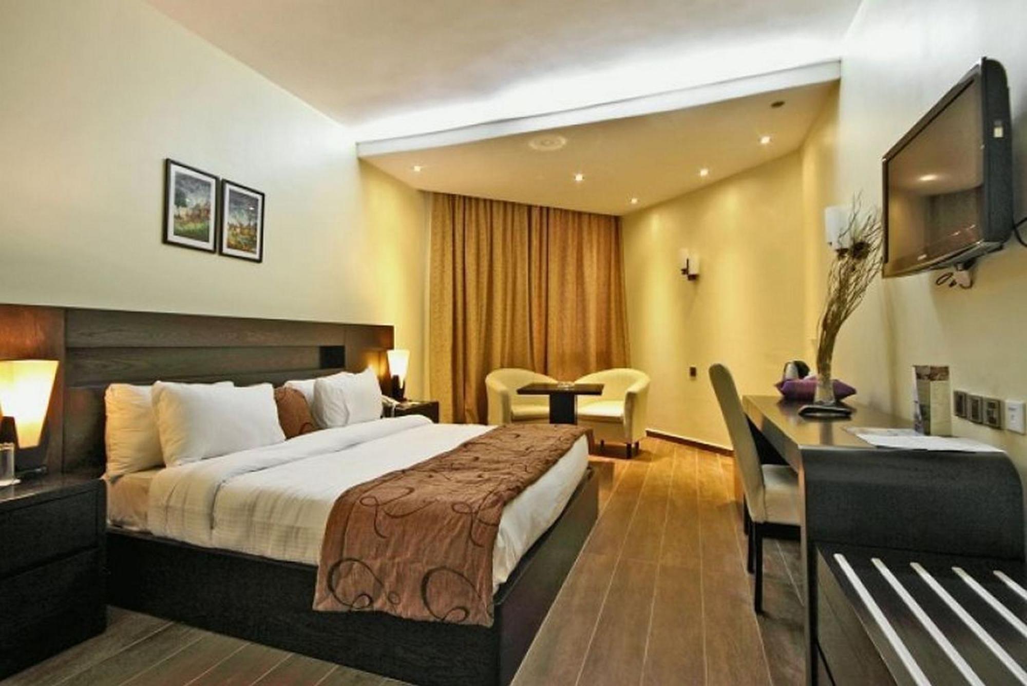 Room In Lodge - Hotel Presidential Port Harcourt Esterno foto