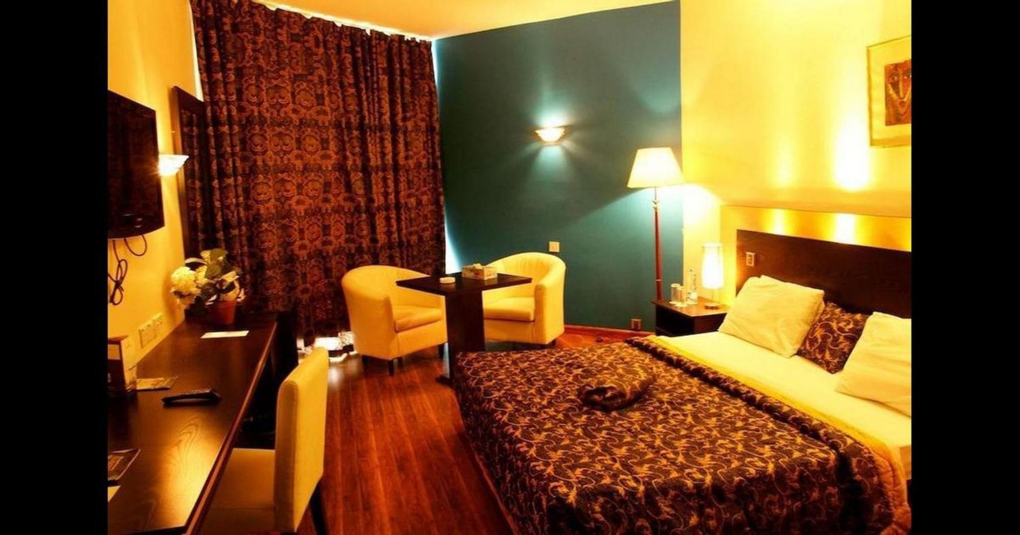 Room In Lodge - Hotel Presidential Port Harcourt Esterno foto