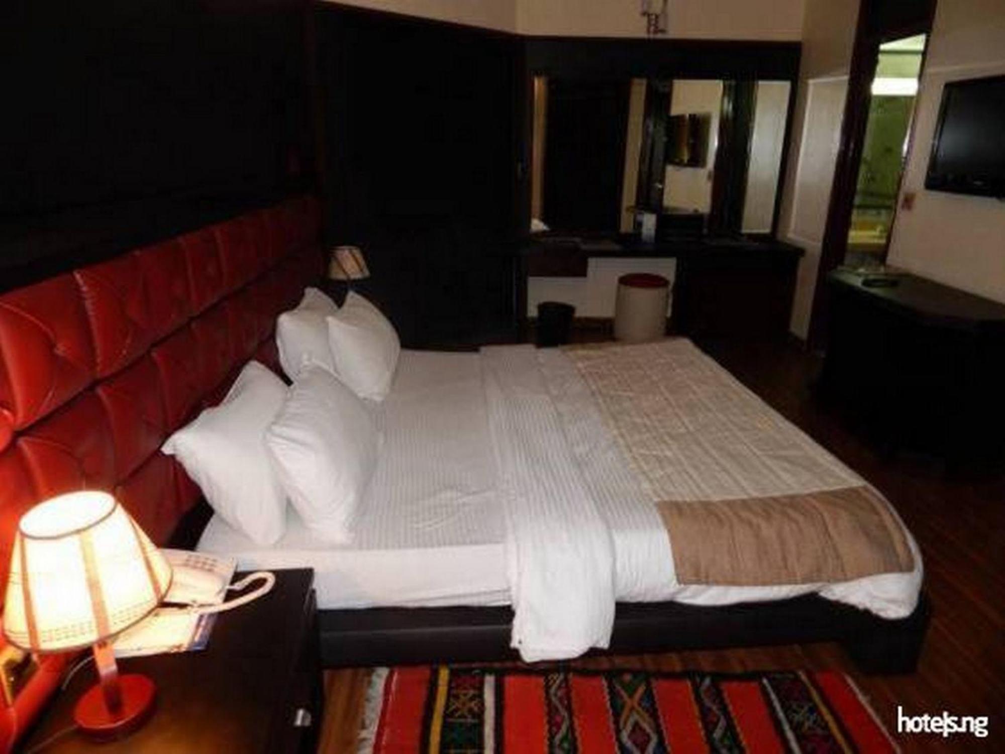 Room In Lodge - Hotel Presidential Port Harcourt Esterno foto